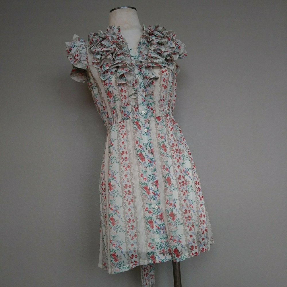 Vintage inspired floral print sleeveless dress